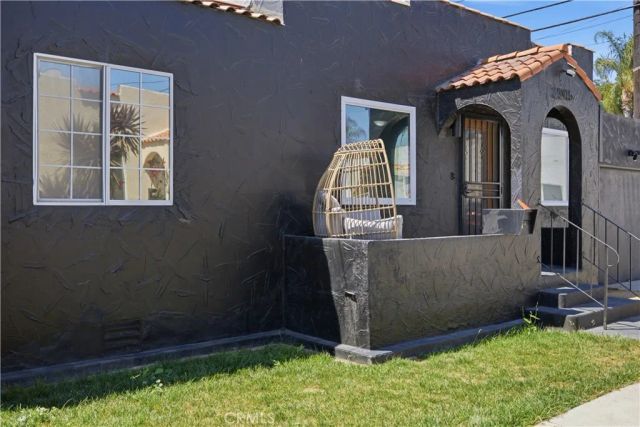 2245 Pine Avenue, Long Beach, CA 90806