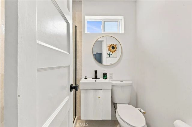 2245 Pine Avenue, Long Beach, CA 90806