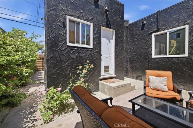 2245 Pine Avenue, Long Beach, CA 90806