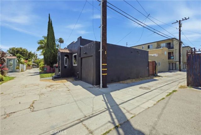 2245 Pine Avenue, Long Beach, CA 90806