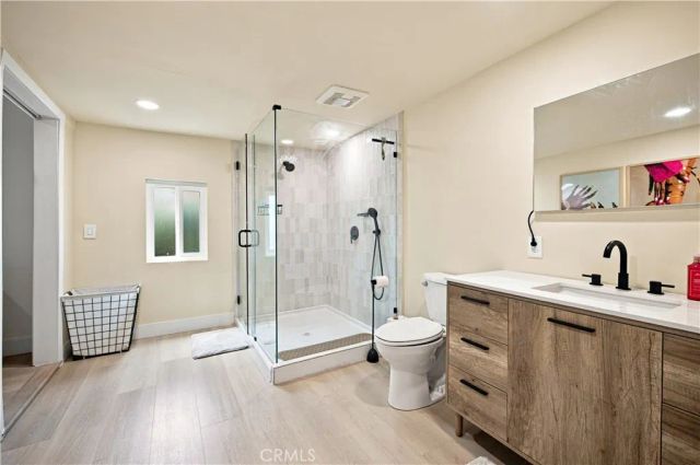 2245 Pine Avenue, Long Beach, CA 90806