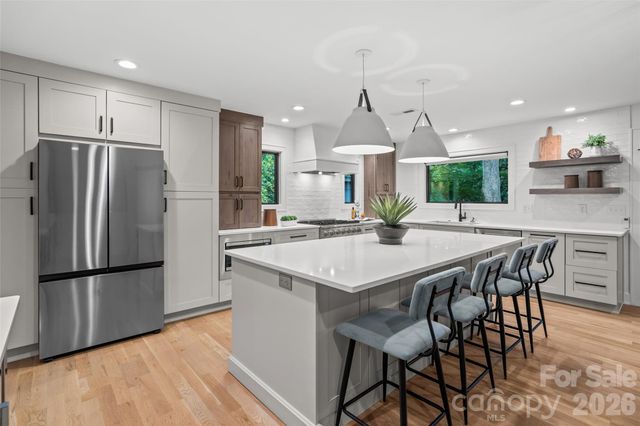1542 Carolyn Drive, Charlotte, NC 28205