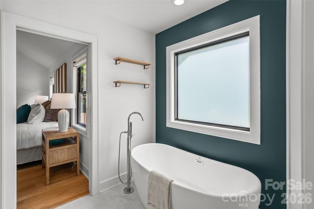 1542 Carolyn Drive, Charlotte, NC 28205