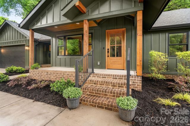 1542 Carolyn Drive, Charlotte, NC 28205