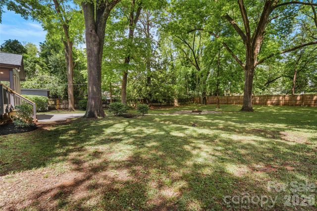 1542 Carolyn Drive, Charlotte, NC 28205