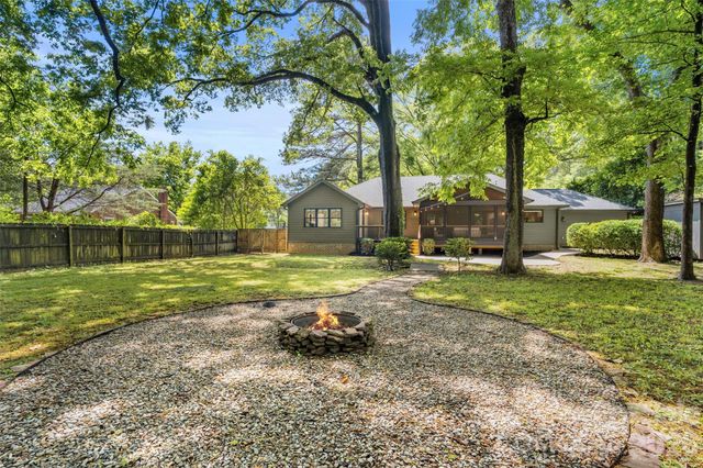 1542 Carolyn Drive, Charlotte, NC 28205