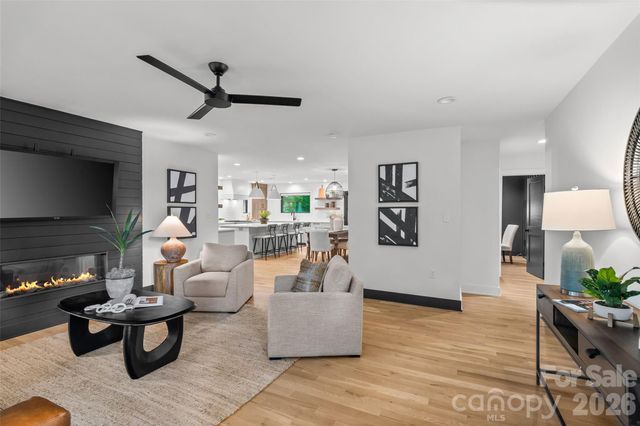 1542 Carolyn Drive, Charlotte, NC 28205