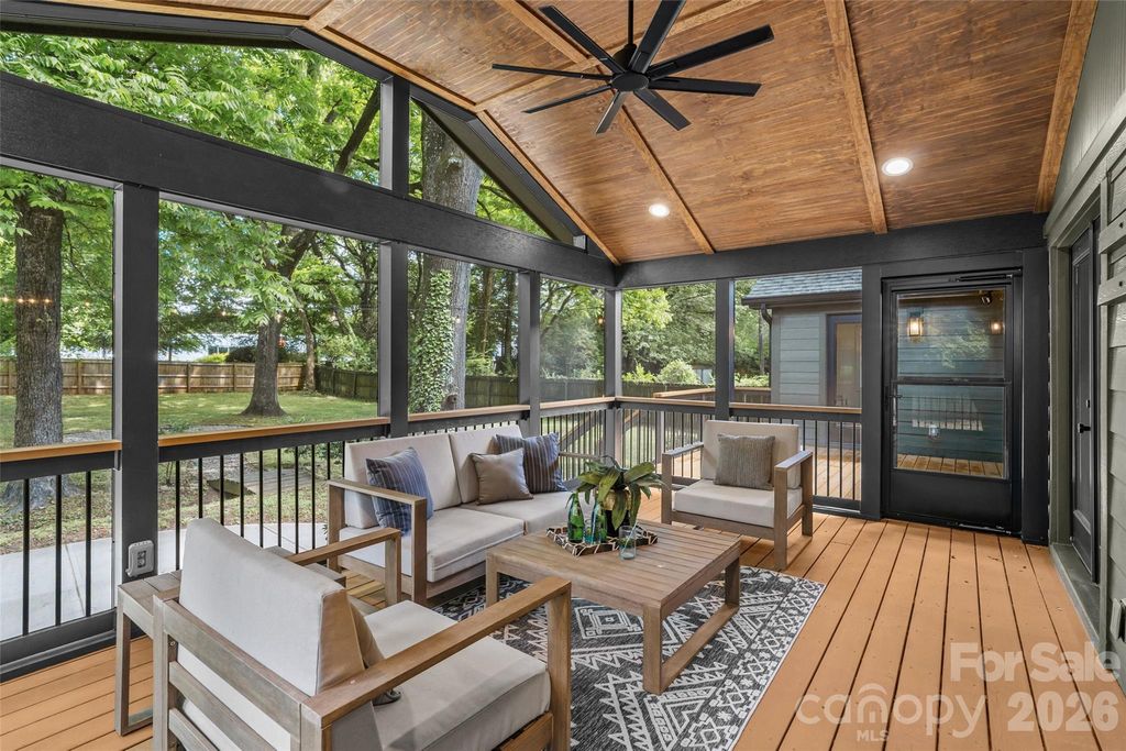 1542 Carolyn Drive, Charlotte, NC 28205