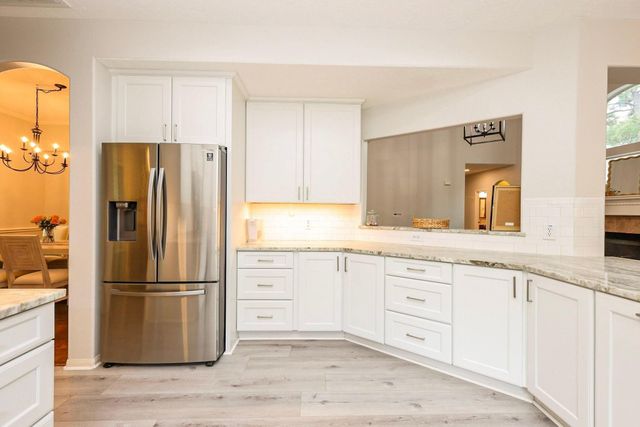34 S Hawthorne Hollow Circle, The Woodlands, TX 77384