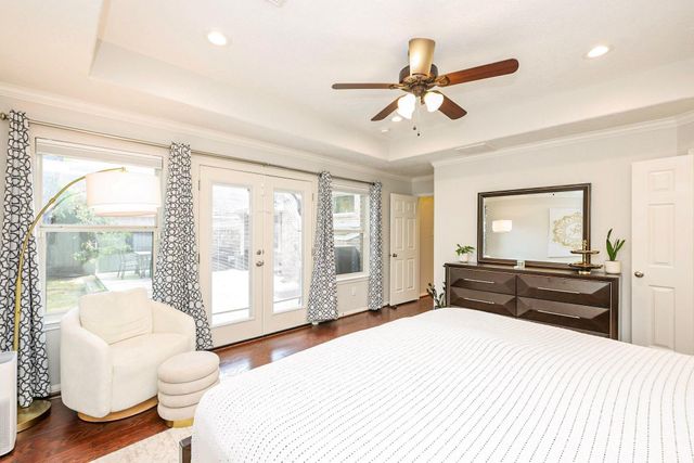 34 S Hawthorne Hollow Circle, The Woodlands, TX 77384