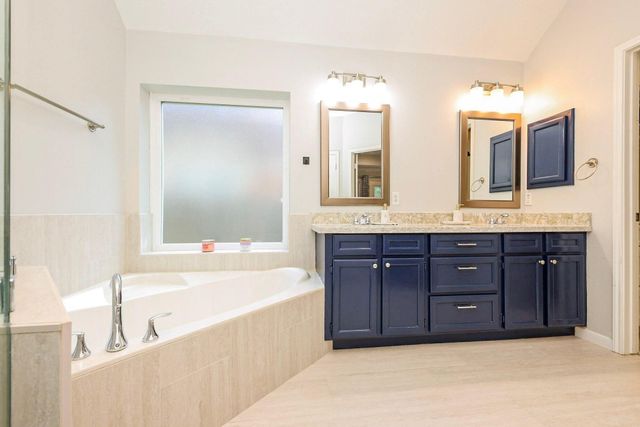 34 S Hawthorne Hollow Circle, The Woodlands, TX 77384