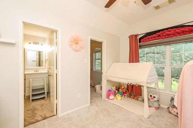 34 S Hawthorne Hollow Circle, The Woodlands, TX 77384