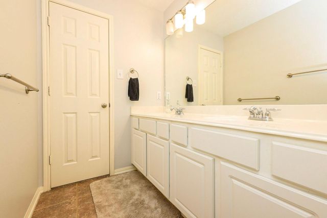 34 S Hawthorne Hollow Circle, The Woodlands, TX 77384