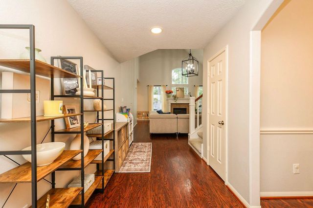 34 S Hawthorne Hollow Circle, The Woodlands, TX 77384