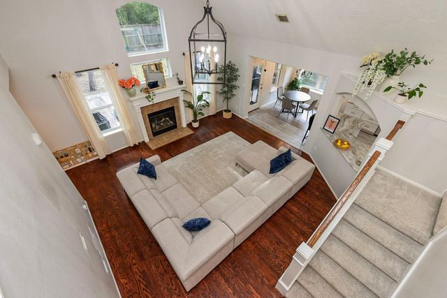 34 S Hawthorne Hollow Circle, The Woodlands, TX 77384