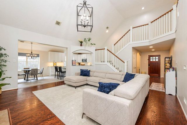 34 S Hawthorne Hollow Circle, The Woodlands, TX 77384