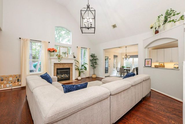 34 S Hawthorne Hollow Circle, The Woodlands, TX 77384
