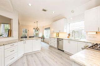 34 S Hawthorne Hollow Circle, The Woodlands, TX 77384
