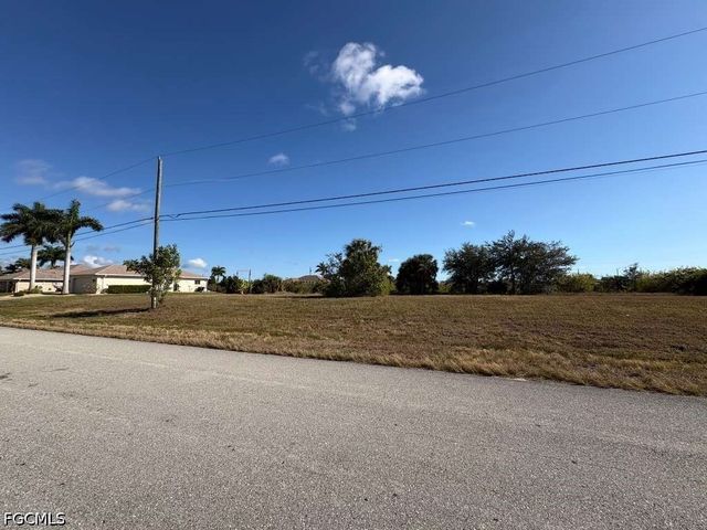 1203 NW 9th PL, Cape Coral, FL 33993