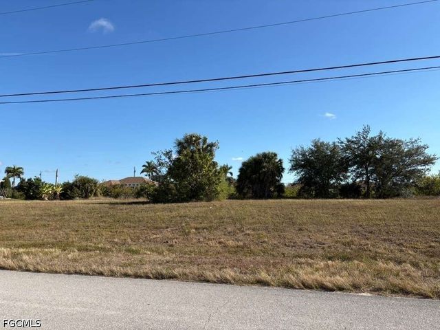 1203 NW 9th PL, Cape Coral, FL 33993