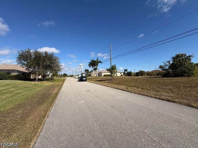 1203 NW 9th PL, Cape Coral, FL 33993