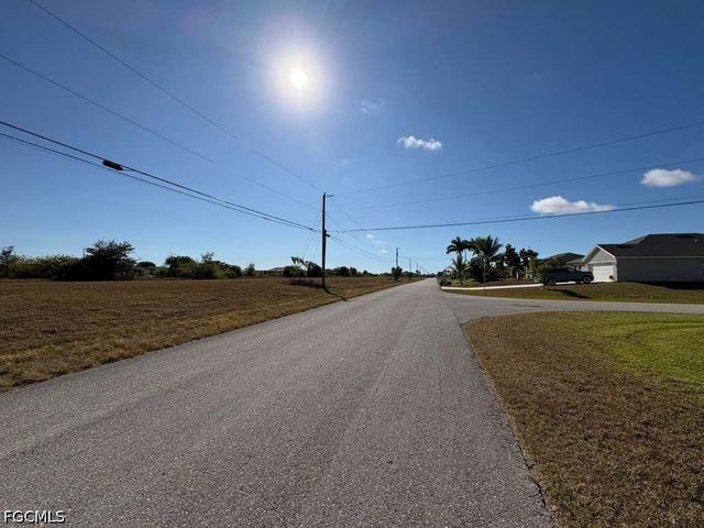 1203 NW 9th PL, Cape Coral, FL 33993