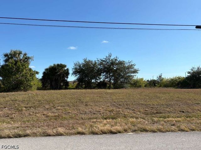 1203 NW 9th PL, Cape Coral, FL 33993