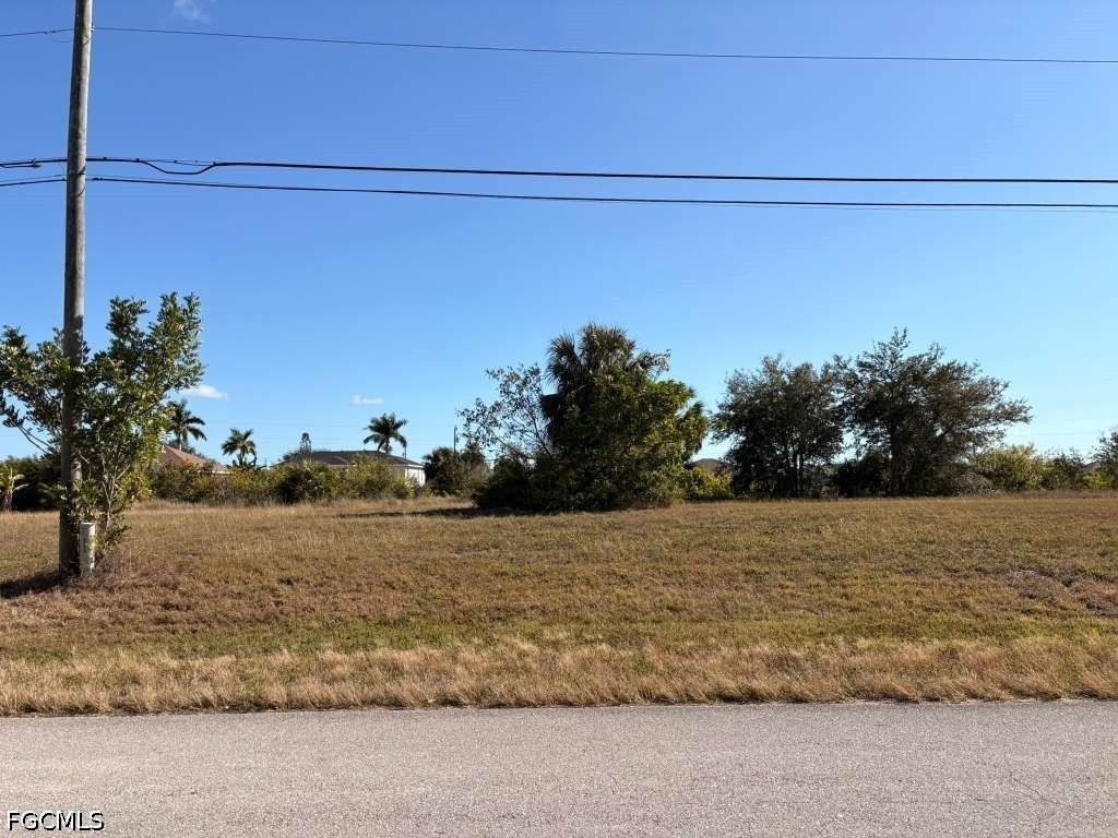 1203 NW 9th PL, Cape Coral, FL 33993
