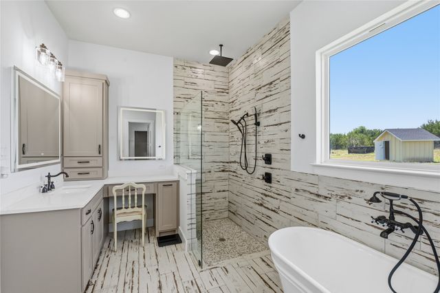 1100 Maverick Court, Rio Vista, TX 76093