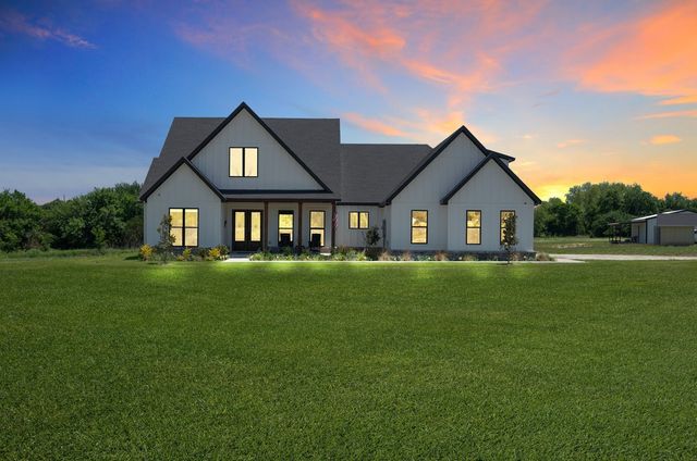 1100 Maverick Court, Rio Vista, TX 76093