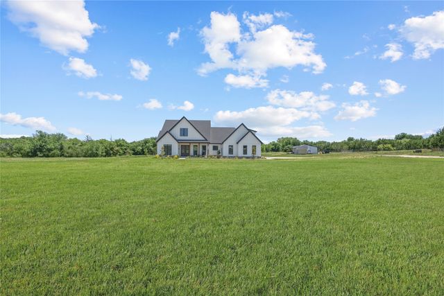 1100 Maverick Court, Rio Vista, TX 76093