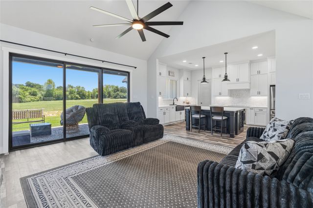 1100 Maverick Court, Rio Vista, TX 76093