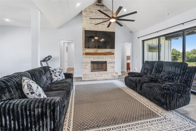 1100 Maverick Court, Rio Vista, TX 76093