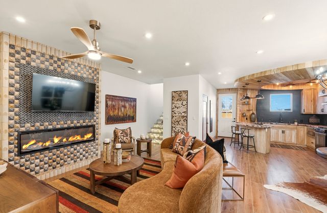 929 Shoofly Street B, Santa Fe, NM 87505