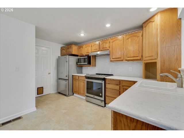 14765 Sw WHEATON Ln, Beaverton, OR 97007