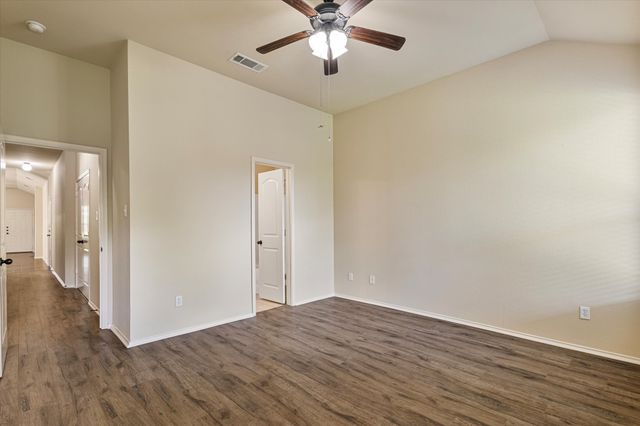 345 Orbit Drive, Lavon, TX 75166