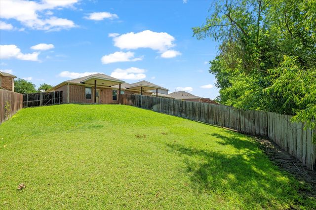 345 Orbit Drive, Lavon, TX 75166