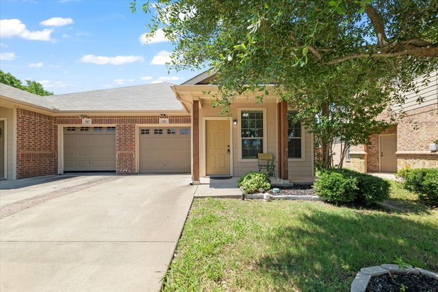 345 Orbit Drive, Lavon, TX 75166