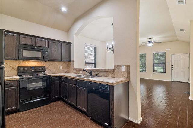 345 Orbit Drive, Lavon, TX 75166