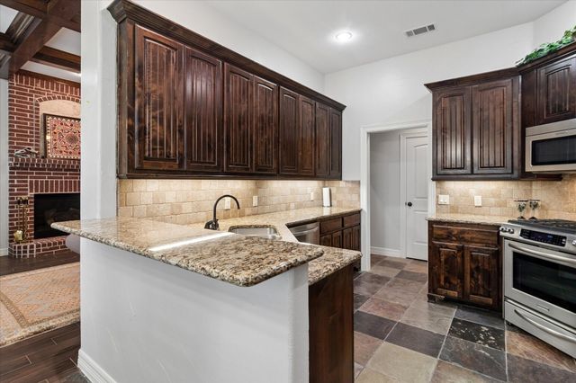 2928 Overland Trail, Sherman, TX 75092