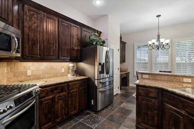 2928 Overland Trail, Sherman, TX 75092