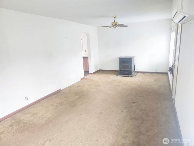 7552 E F Street, Tacoma, WA 98404