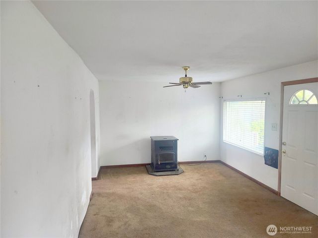 7552 E F Street, Tacoma, WA 98404