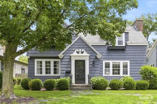 950 Orchard Avenue Se, East Grand Rapids, MI 49506