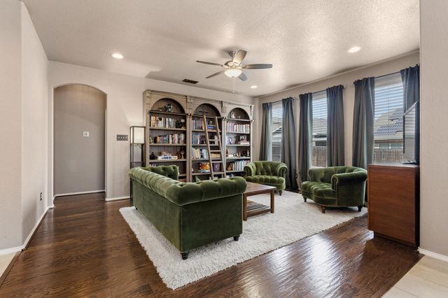 5513 Wharfside Place, Denton, TX 76208