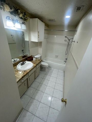 12 Barcelona Court, Missouri City, TX 77459