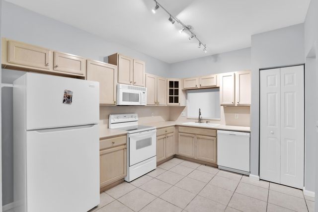 8297 Via Leonessa, Boca Raton, FL 33433