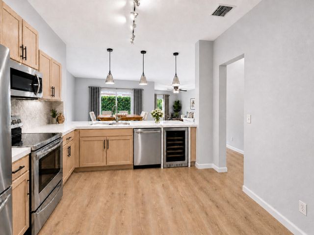 8297 Via Leonessa, Boca Raton, FL 33433