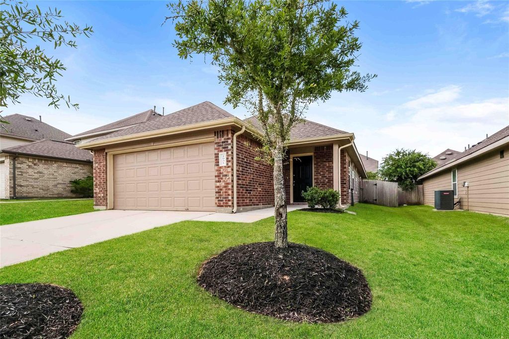 2931 Karin Crest Lane, Conroe, TX 77304