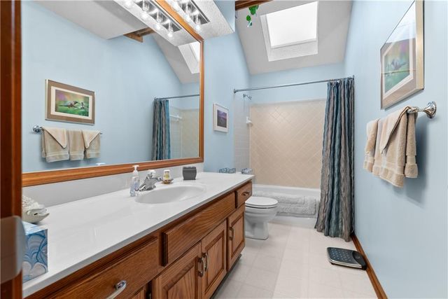 311 NE Wicklow Court, Lee's Summit, MO 64064